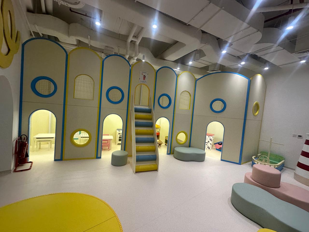 PLAY HOUSE