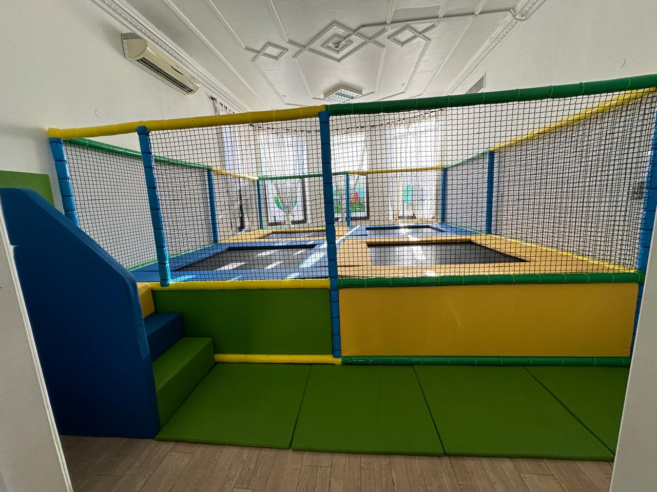 XL TRAMPOLINE