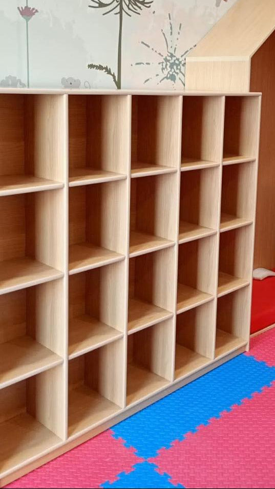 SHELVING UNIT